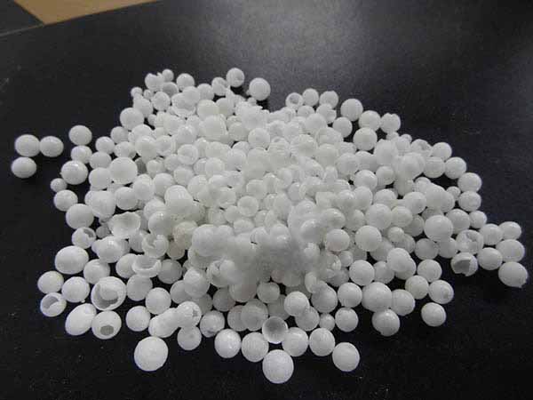 生產(chǎn)氧化鋁空心球廠家0.2-0.1mm氧化鋁空心球